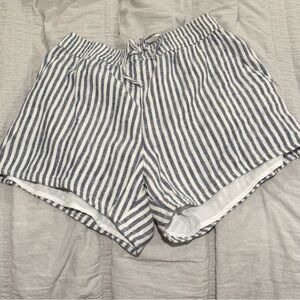 Abercrombie Kids Linen Shorts Size 15/16, worn twice.